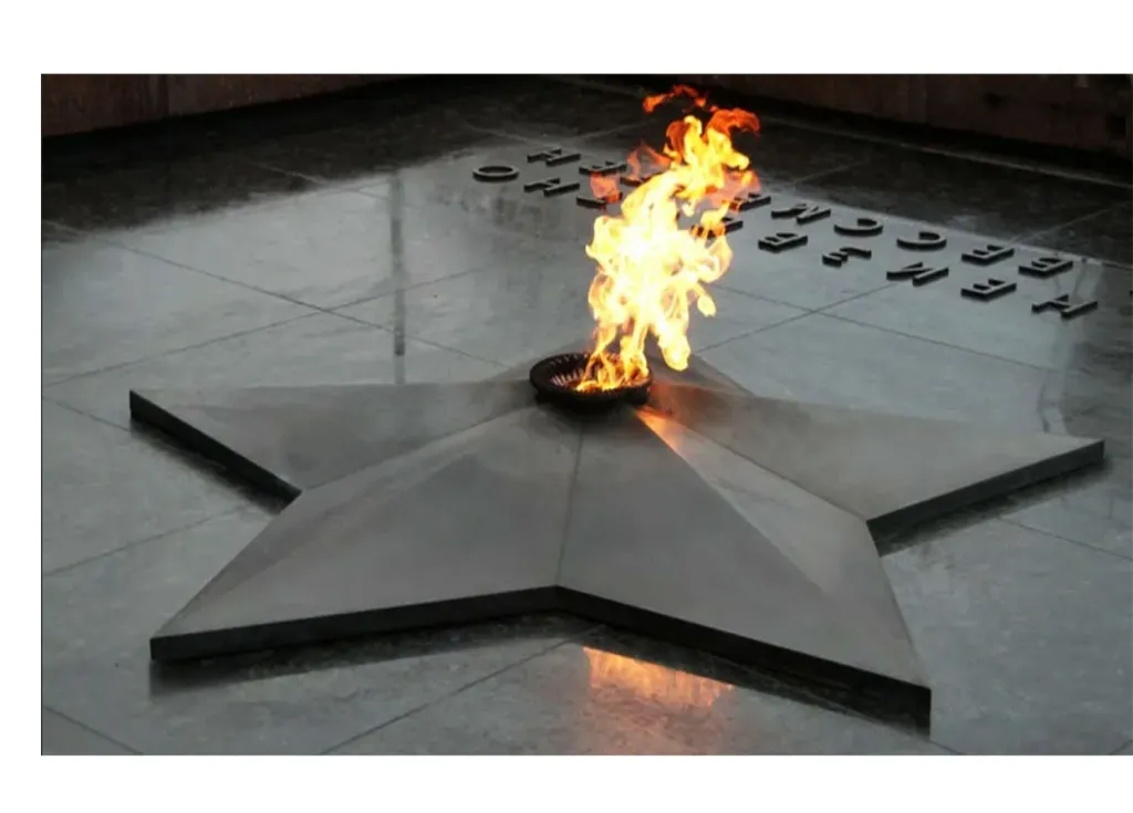 Звезда вечного огня из чугуна в Челябинске